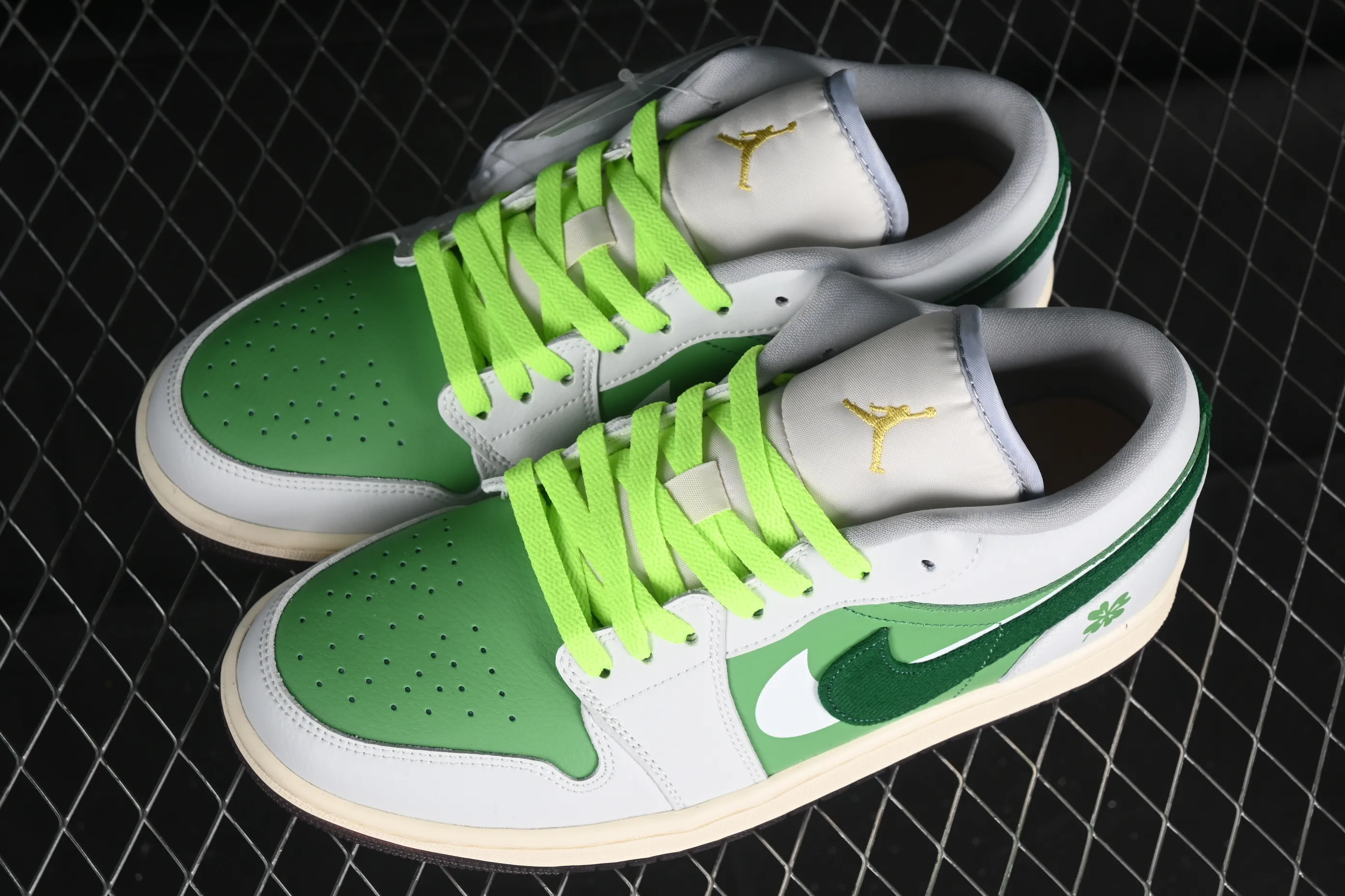 All categories Air Jordan Jordan series basketball shoes Air Jordan 1 Low Air Jordan 1 Low AJ1 Joe 1 white and green double hook low-top retro basketball shoes FZ5046-041